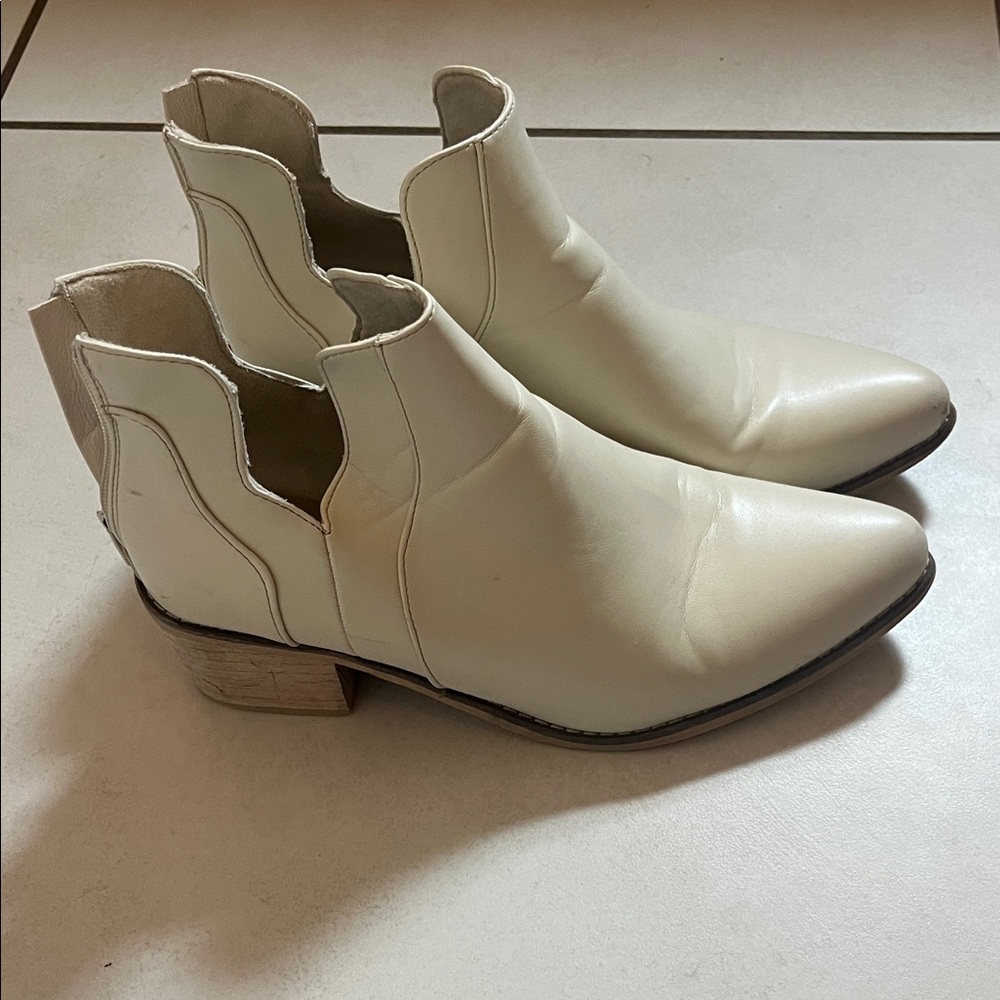 Women’s Cream Leather Ankle Boots